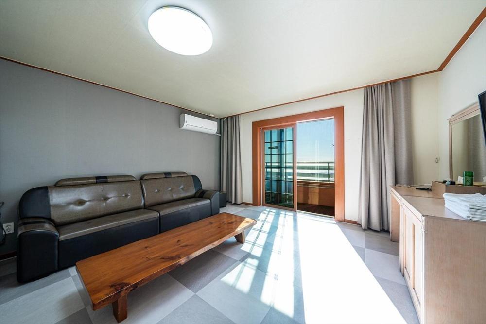 Oceanview Resortel Boryeong Exteriör bild