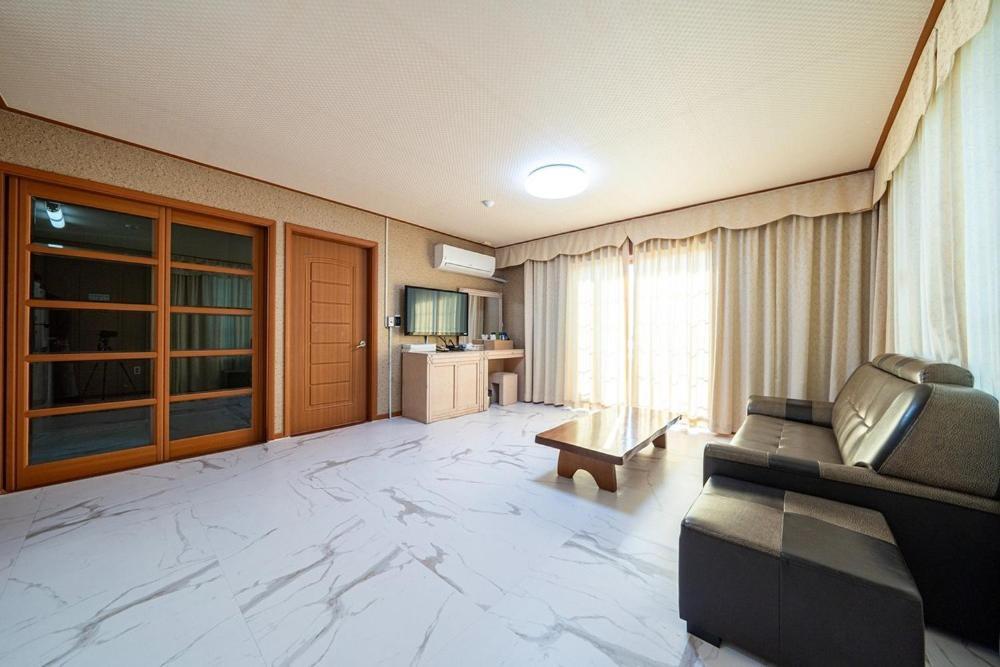 Oceanview Resortel Boryeong Exteriör bild
