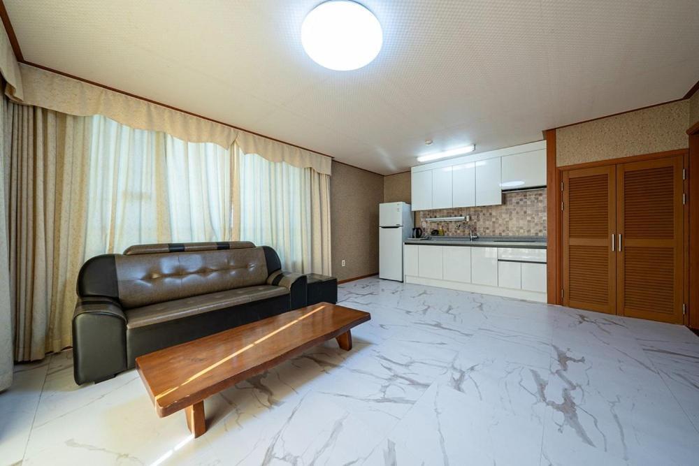 Oceanview Resortel Boryeong Exteriör bild
